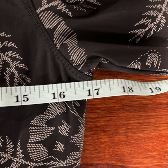 Avia Womens Workout Jacket XS 0-2 Black/Cream Floral Print 1/4 Zip Thumb Holes - Picture 11 of 13